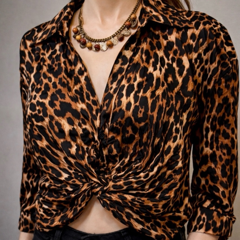 Joy & Ash Leopard Twist-Front Button Blouse – Size 2X
